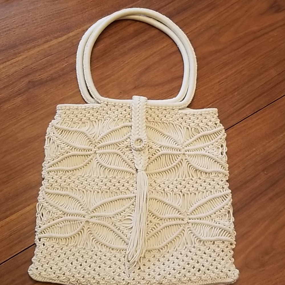 Crouched beige purse in perfect condition!